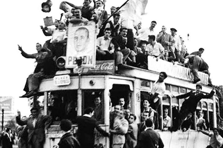 Ilustración que representa el dia de la lealtad peronista, foto histórica